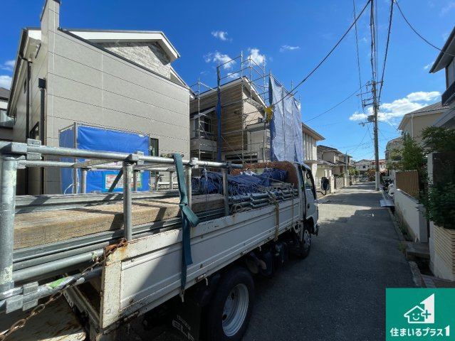 西宮市上ケ原五番町　第1期　新築一戸建ての前面道路含む現地写真|周辺は落ち着いた街並みの住宅地！子育てがしやすい住環境です！まだ未完成ですが、現地でしかわからない事もございます。是非一度ご覧ください。