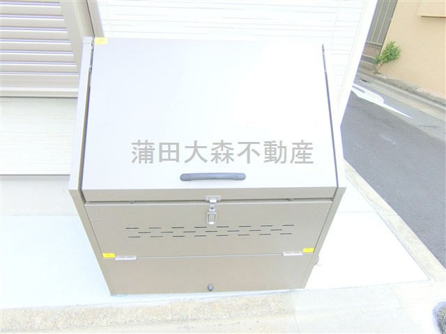 Well-beingウェルビーイング羽田のその他共用部分|ゴミ置き場
