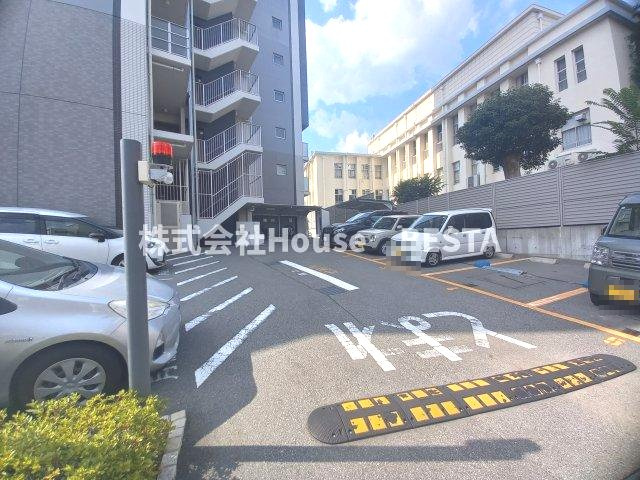 エステムコート三宮EASTⅣザ・フロントの駐車場