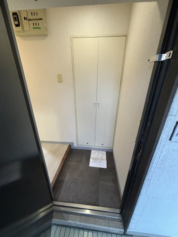 ホームズ青戸の玄関