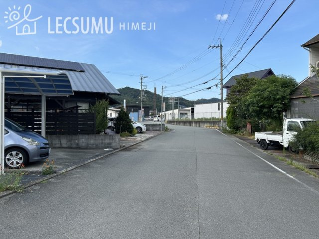 姫路市夢前町寺/中古戸建の前面道路含む現地写真