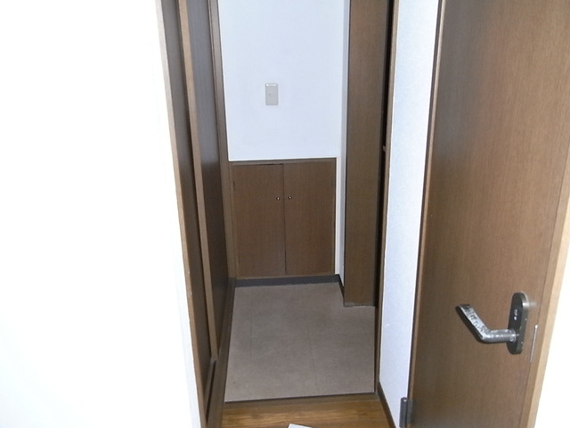 神戸市灘区福住通５丁目の賃貸マンションの玄関