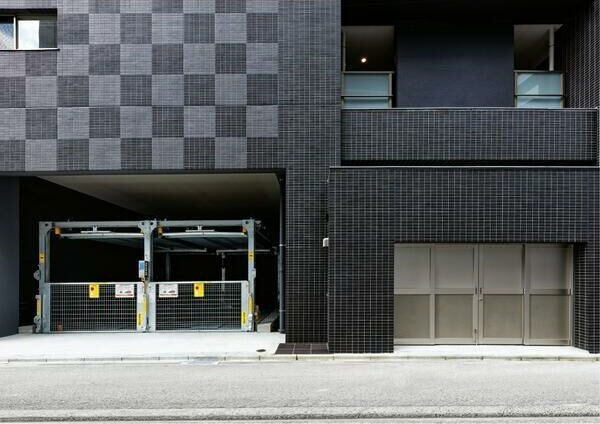 ファステート名古屋ラプソディの駐車場