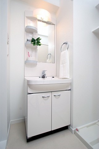 新品家具付きマンション高取11(KaGood福岡)の独立洗面台