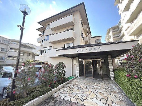 東急ドエルアルス藤白台のエントランス