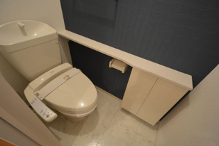 温水洗浄便座付きのトイレです♪