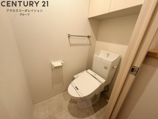 温水洗浄便座付きのトイレです♪