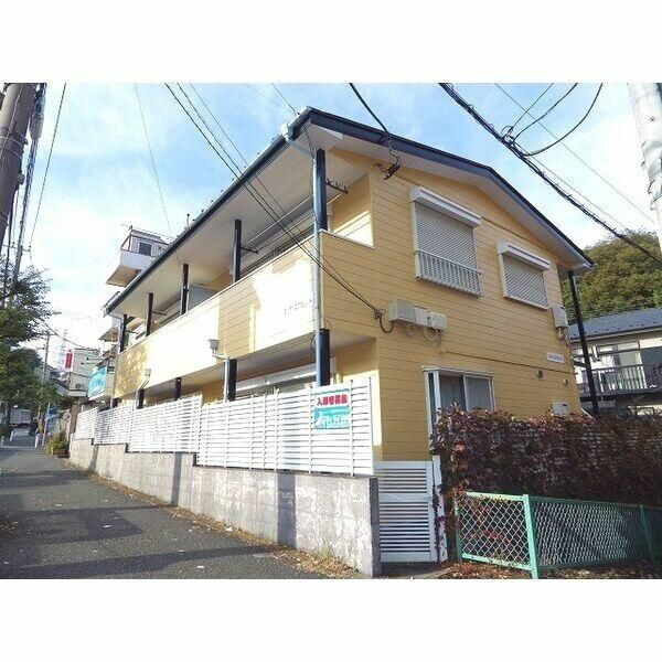 横浜市戸塚区戸塚町のアパートの外観