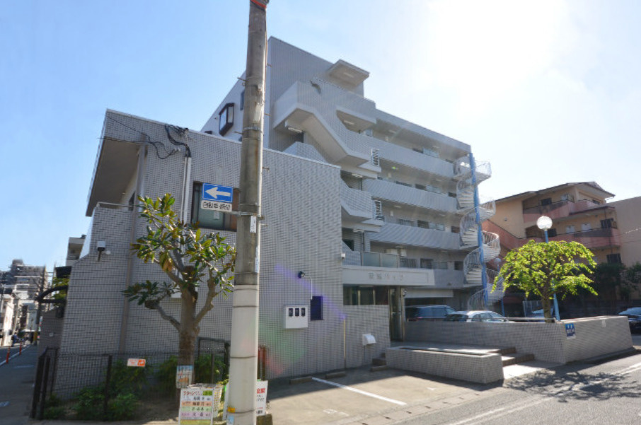 ベルヴィ本山中町(旧:東灘ハイツ)の外観