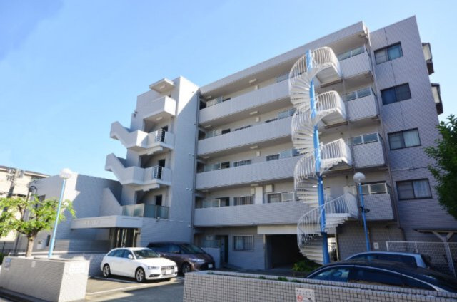 ベルヴィ本山中町(旧:東灘ハイツ)の外観