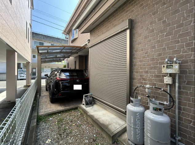 「陽当り良好な南側道路」高知市杉井流　中古一戸建てのその他|防犯・防災対策も安心！シャッター付き。