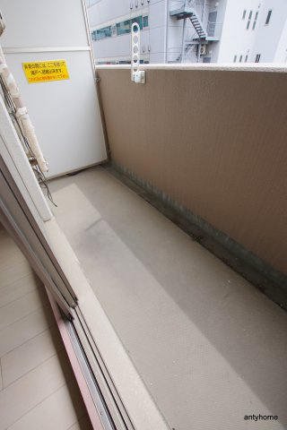 ソルレヴェンテ梅田　仲介手数料無料のバルコニー