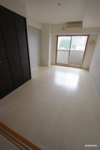 ソルレヴェンテ梅田　仲介手数料無料の寝室