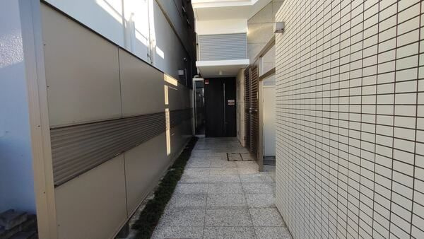  ヴォーナ・ヴィータ行徳駅前 のエントランス