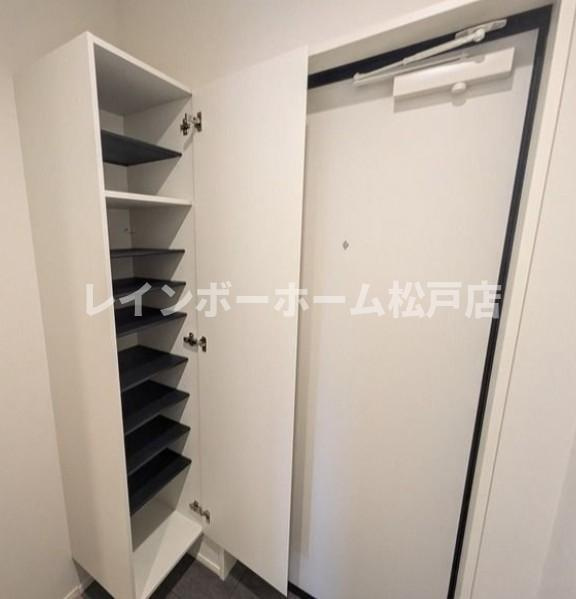 GRADUS南越谷の玄関|※同施工参考写真