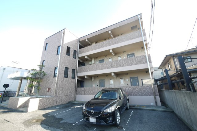 ピア大元駅前の駐車場