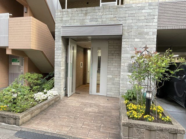マ・メゾン門前仲町のエントランス