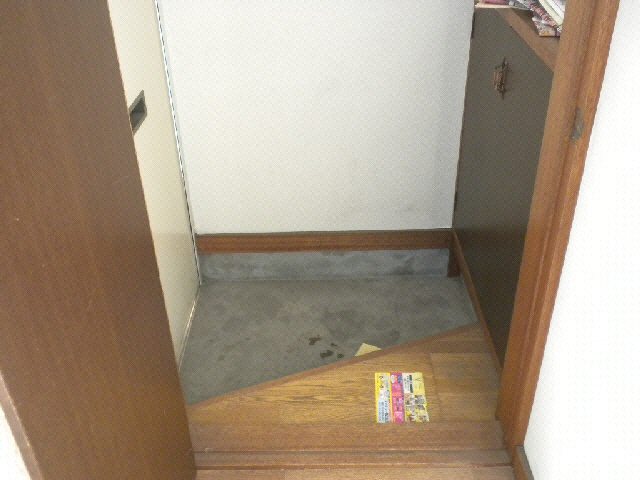 コスモハイツの玄関