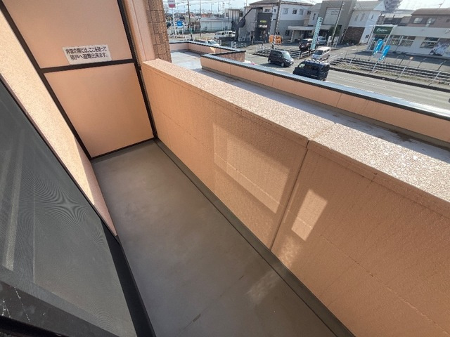 熊本市西区野中３丁目の賃貸マンションのバルコニー