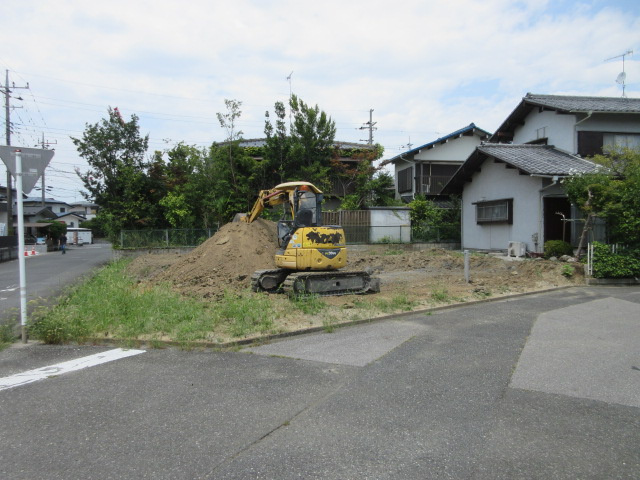 【仲介手数料無料】新築戸建　嵐山町志賀1-28（全1棟）の前面道路含む現地写真