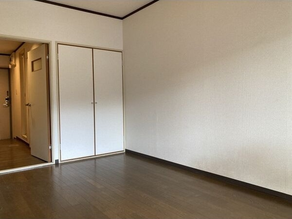 ドミトリー587の内装