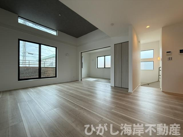 茅ヶ崎市下町屋２丁目　新築戸建　全5棟の居間・リビング|19.6帖　LDK