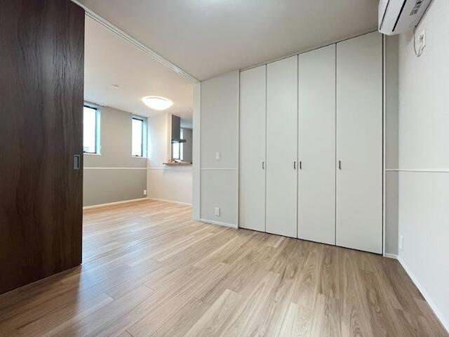 （仮称）上高田４丁目メゾンの洋室|収納もあるお部屋です