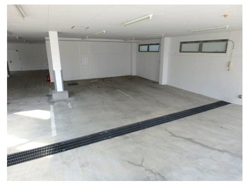 光明池貸店舗の駐車場