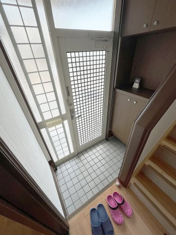向洋新町戸建ての玄関