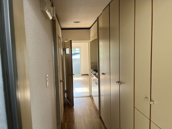 ドミトリー587の玄関