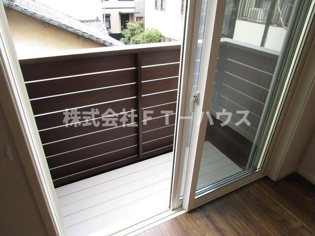 ＧクレストパティオスＡ棟のバルコニー