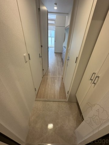 セレニテ新大阪エクラの玄関