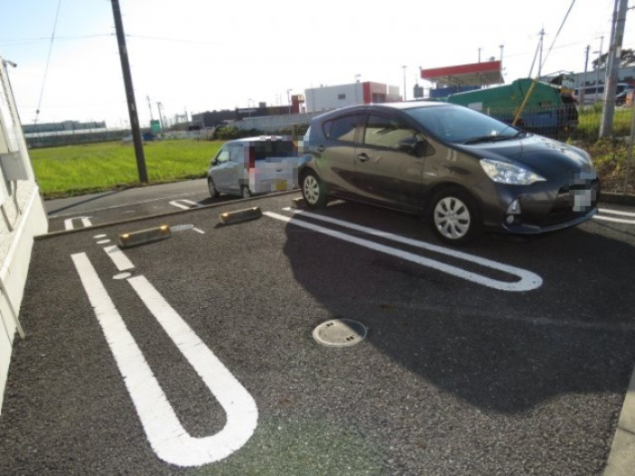 エミグランドの駐車場