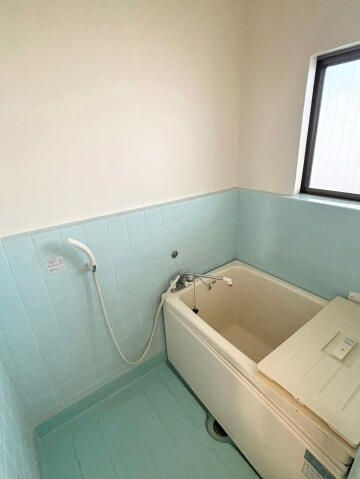ひまわりハイツの浴室