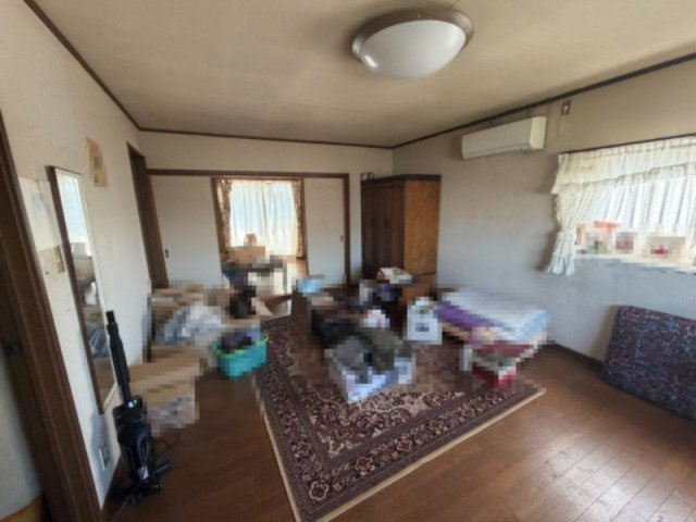 大川市向島 5LDK 中古一戸建ての洋室