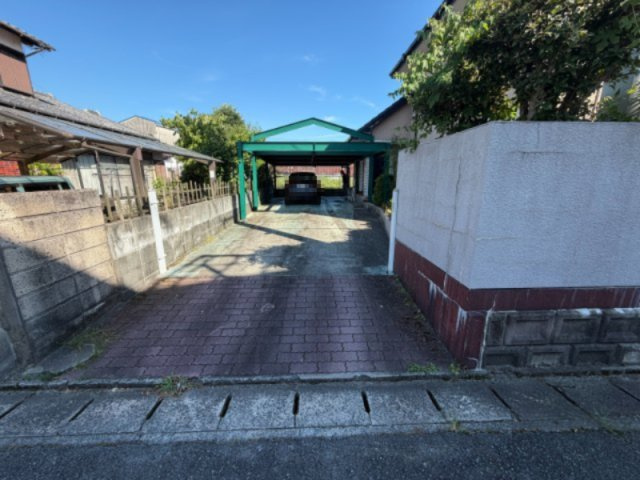 大川市向島 5LDK 中古一戸建ての前面道路含む現地写真