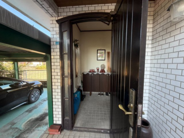 大川市向島 5LDK 中古一戸建ての玄関