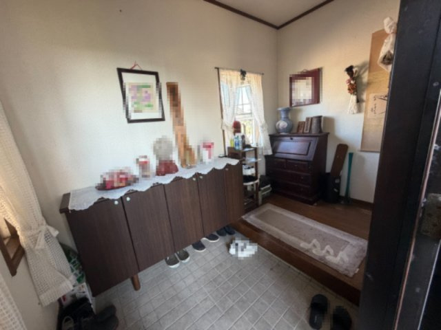 大川市向島 5LDK 中古一戸建ての玄関
