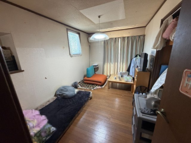 大川市向島 5LDK 中古一戸建ての洋室