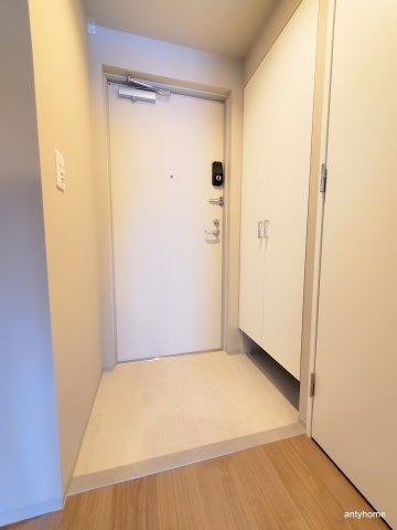 ワーブ大阪本町　仲介手数料無料の玄関