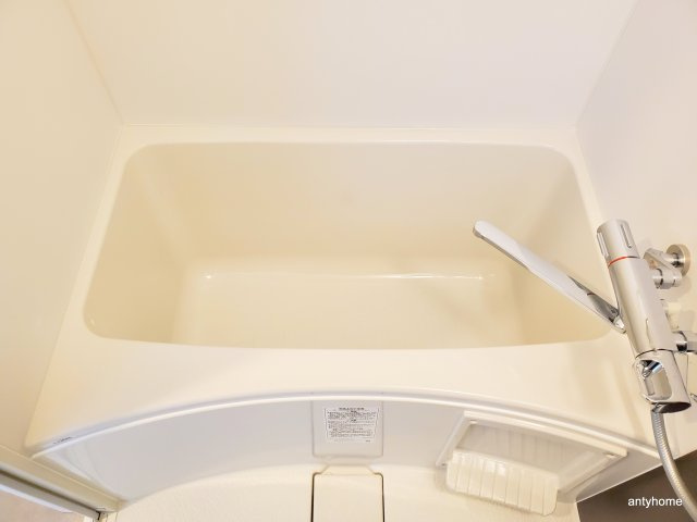 ワーブ大阪本町　仲介手数料無料の浴室