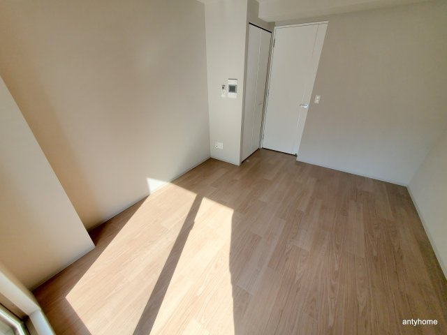 ワーブ大阪本町　仲介手数料無料の寝室