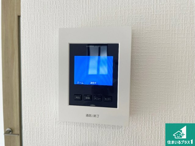 神戸市長田区長田天神町　新築一戸建ての防犯設備|カラーモニターインターホン！声だけでなく来訪者の姿や顔がモニターで確認できるので、小さなお子様がいらっしゃるご家庭でも安心できます！