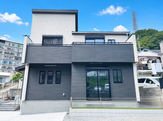 神戸市長田区長田天神町　新築一戸建ての外観|お客様に長く安心して住んでいだだける事にこだわった家づくり！住んでからのアフターサービスにもしっかりと取り組んでいます！