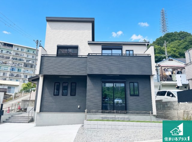 神戸市長田区長田天神町　新築一戸建ての外観|安心の10年保証！外観を美しく保ち、雨水で汚れを落とします！気になることがありましたら、お気軽にお問い合わせください！