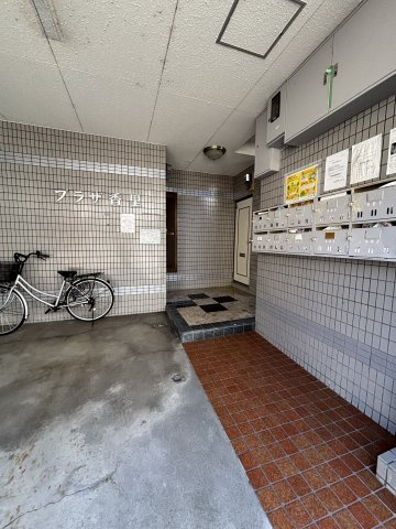 プラザ香里のエントランス