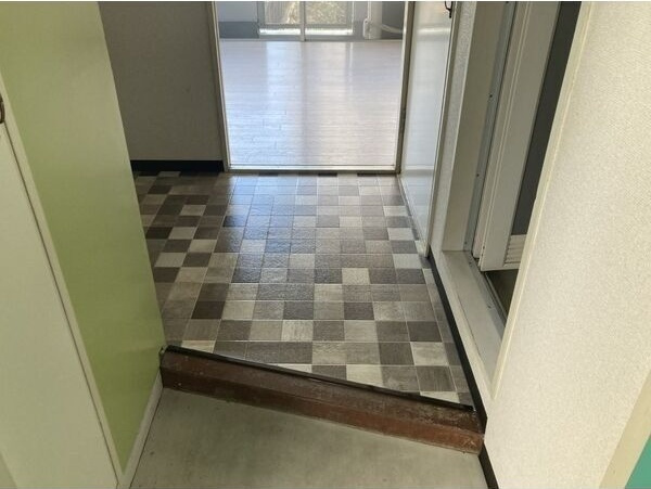 ピュアササキの玄関