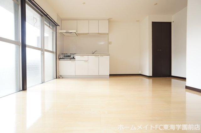 熊本市東区渡鹿８丁目の賃貸マンションの居間・リビング