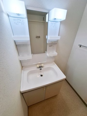 甲子園ガーデンハウスの独立洗面台