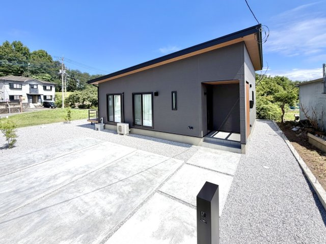 【中古戸建】北群馬郡吉岡町大字大久保の外観|■外観｜永く住むほどに愛着を深める、味わい豊かなデザインのオウチです♪まずはご見学ください♪